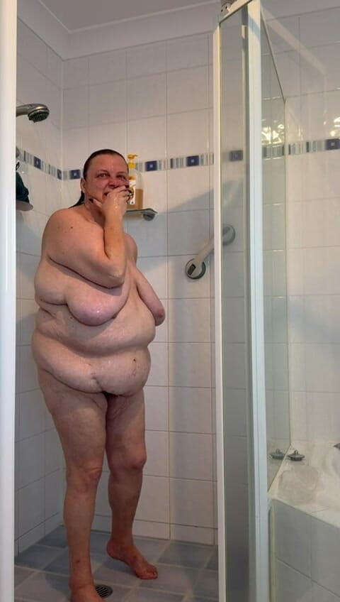 WeAreFukBunnies: Mírame limpiar mi enorme agujero