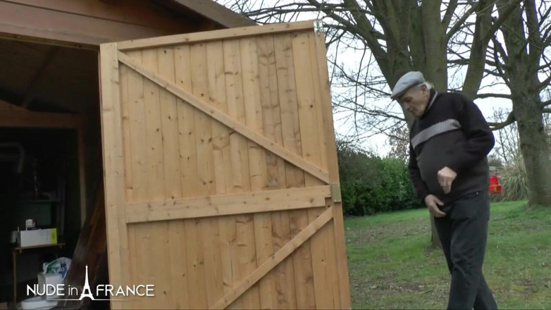 Nude in France: Cindy gets analized outdoor in threeway with Stepdaddy ogler
