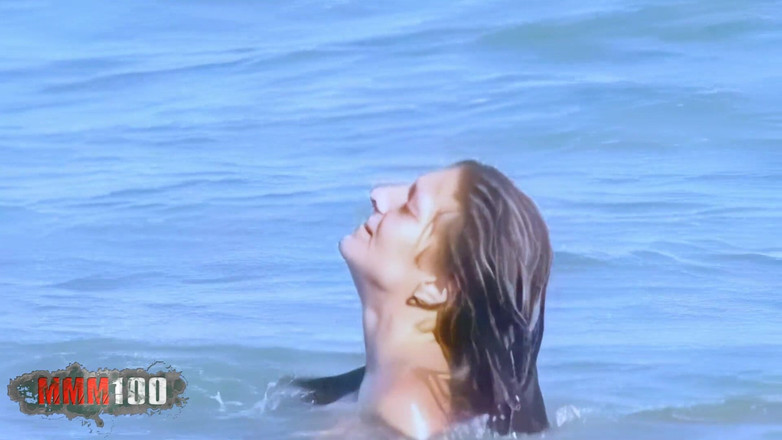 MMM100: Alys Rebel: гарна тінка брюнетка Аліс Ребел знімає одяг