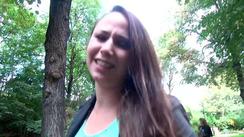 Teen clips and best blowjobs: Дика груповуха з подвійним проникненням на відкритому повітрі зі збудженими красунями