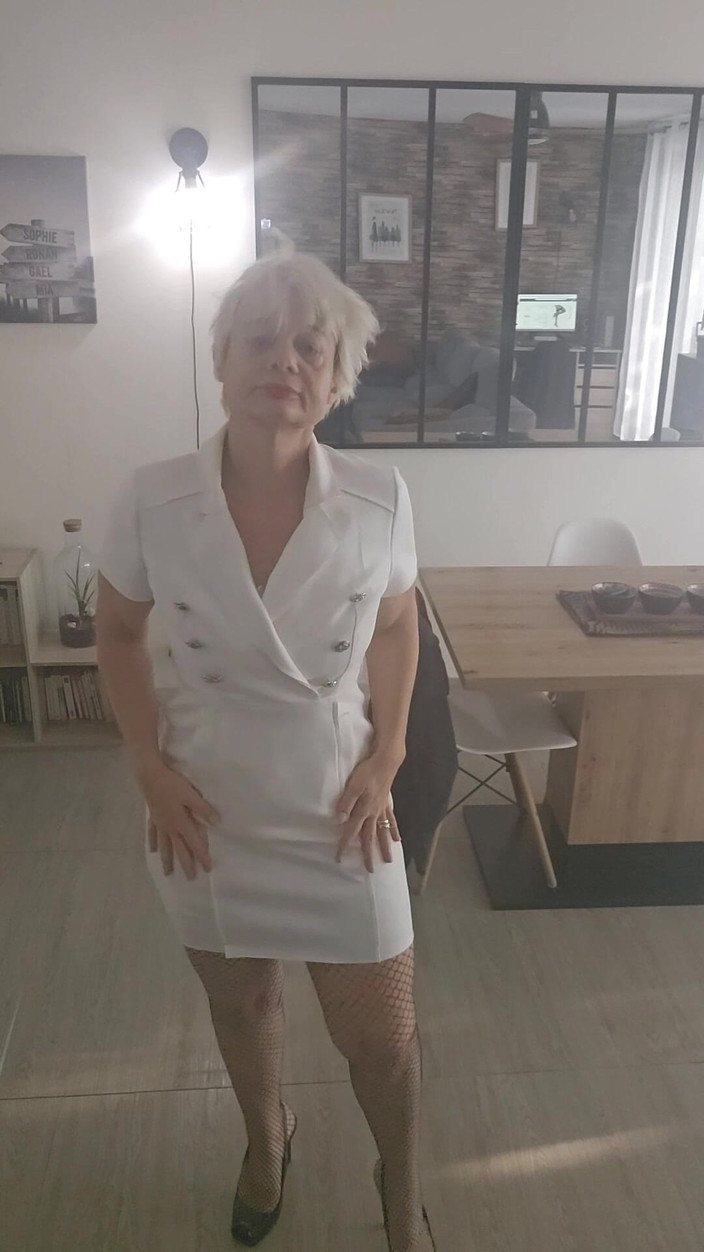 Sofy13: Podpatek, punčochy, kšandy, body Líbí se vám?