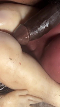 私は甘くて深いクリームをアナルで抱く
