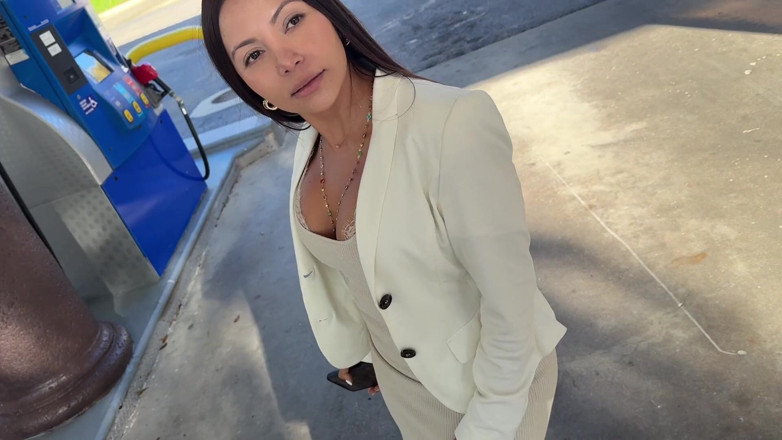 BrandySalazar: Femeie latino excitată este agățată și futută în Rr-ul lui Teddy Tarantino