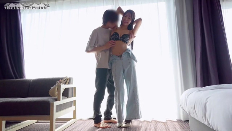 Jap Porn Project: Vysoká 170cm stylist zapaluje teplo, její dokonalé křivky kreslí hluboký, teplý...