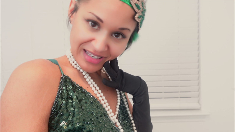 Kink in Time: Calissa 1920s Giantess