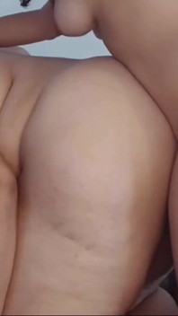 Napalona milf rucha się ostro z prawdziwym orgazmem sąsiada