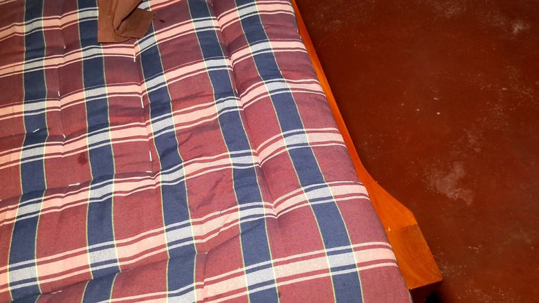 Ahpanal: Op zijn hondjes anale neukpartij eigengemaakt