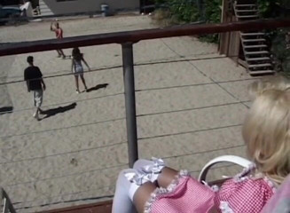 Real Swingers: Two gorgeous chicks get pleased outdoors