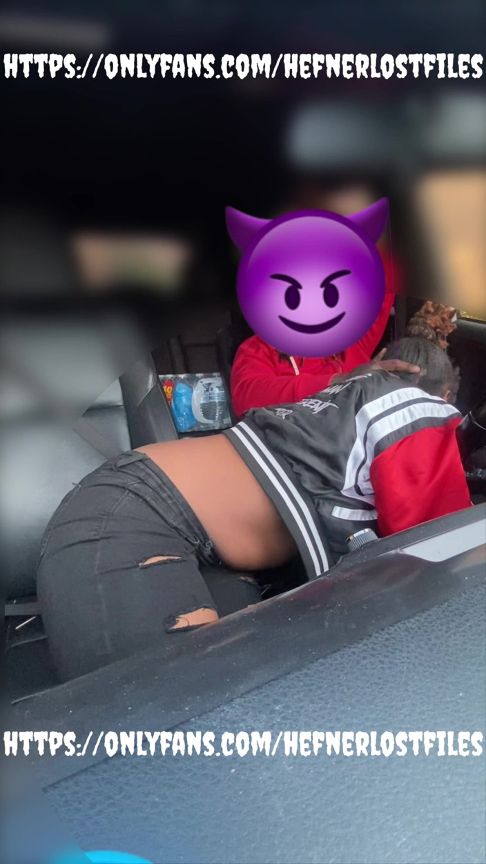 PlayboyHef: Grandes Tetas Labio Chupan Polla En Público