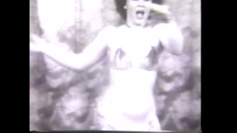 The Unforgettable: Žena tančí v divadle