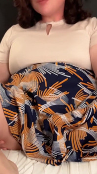 Teman wanita tranny bersedia sebelum pertemuan besar