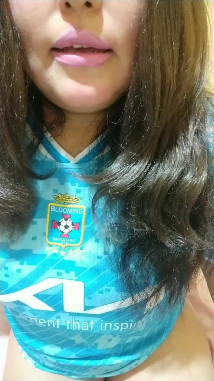 Carla Villalobos: Confessando cosa ho fatto in bagno pubblico con il mio...