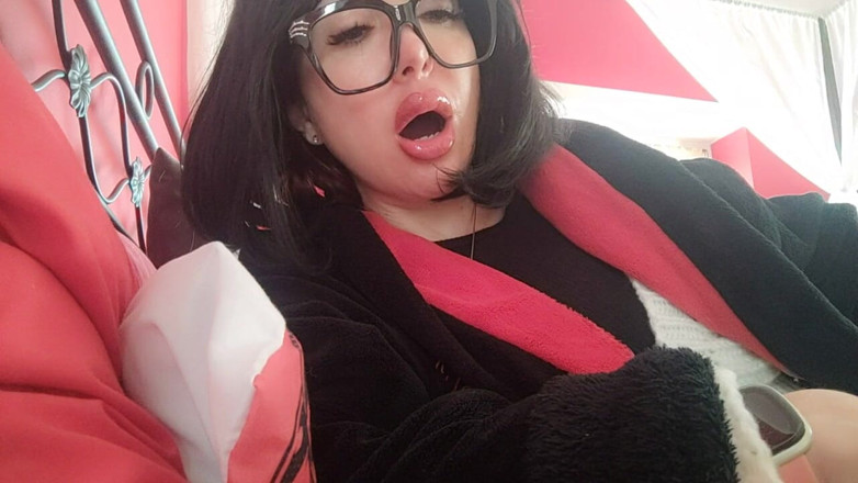 savannahamatoriale: burps and blowjobs