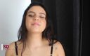 Venezuela sis: Я обнаруживаю, что моя сводная сестра - модель перед вебкамерой, и я расплачиваюсь за мое молчание минетом