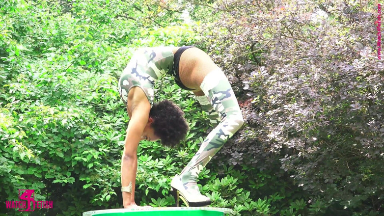 Gymnastic: Akrobatik di luar ruangan