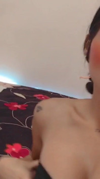 Unos Deliciosos Besos De Una Hermosa Latina