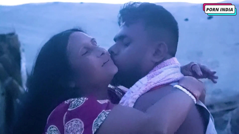 Porn India Studio: Sexo duro con la madrastra de mi novia