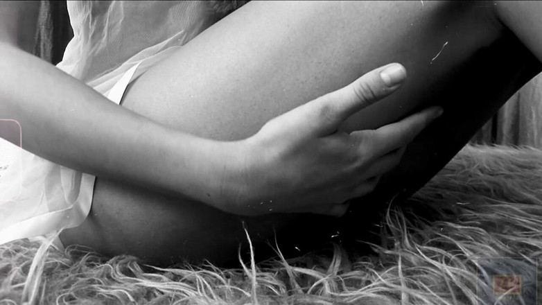 Chica Suicida DVD: Klassischer süßer teen oley dessous striptease im schlafzimmer