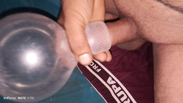 Indiansex098: Tu veux sucer mon pénis lisse dans ta bouche