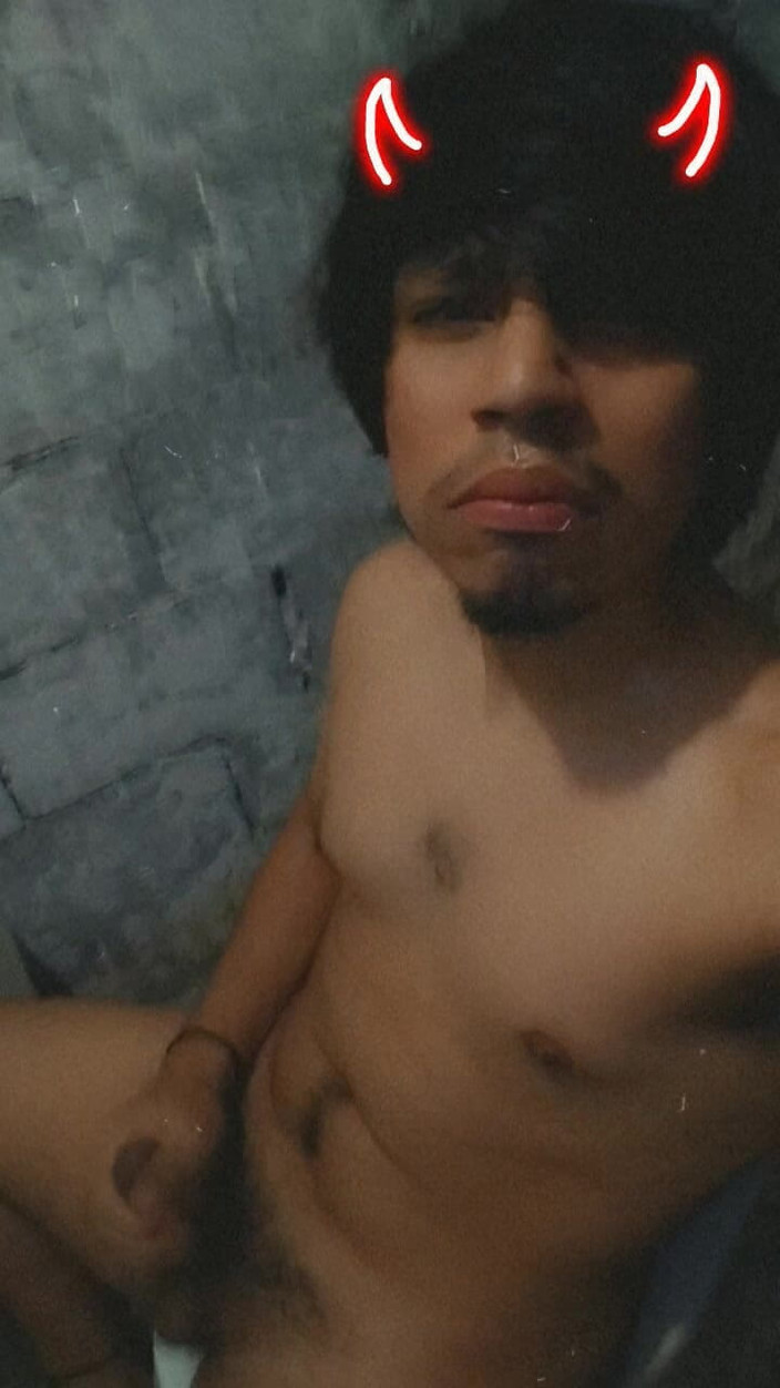 AlexAlejandro13: Sexy ďábel na záchodě