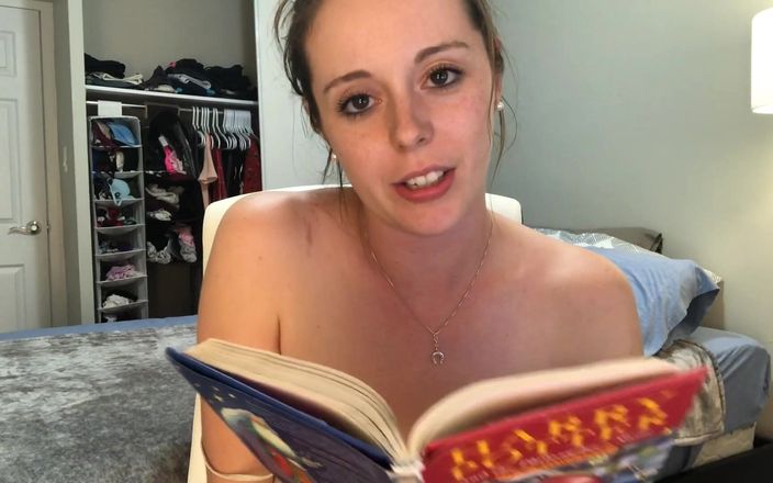 Nadia Foxx: Läser hysteriskt Harry Potter medan du sitter på en vibrator!