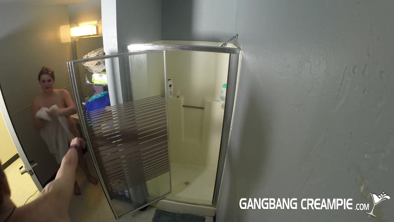 Aziani: 5 mädchen gefickt nach porno-shooting in der dusche