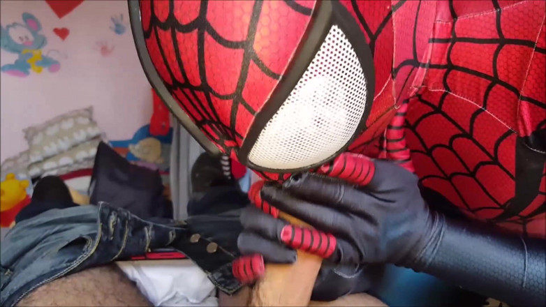 Nylon Xtreme: Nouvelle pipe en costume d'spidergirl