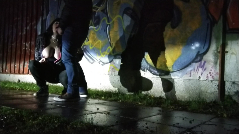 Toilet Mommy: Telan Atau Crot Di Muka, Apapun Yang Kau Mau..