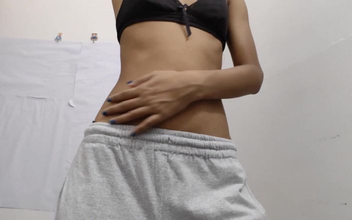 desigirl93: 印度热辣女孩的胸部显示视频