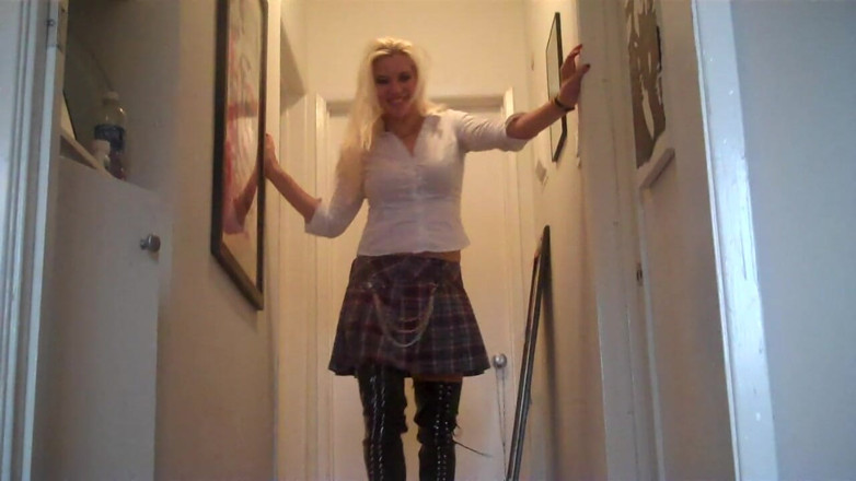 Cryptostudios: Tabitha - Ballbusting 240