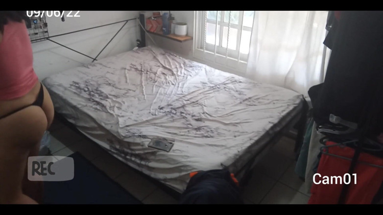 Karmicoxv: Videoclip cu camera de securitate a unui profesor vecin din...