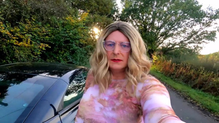 Kellycd2022: Crossdresser Kellycd2022 out for a drive down the lanes