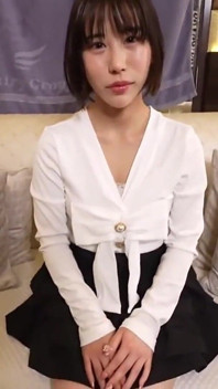 她真的 139 厘米吗？娇小的美女隐藏着一种任何人都无法忘记的不可抗拒的魅力
