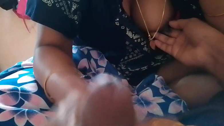 Skydreem1104: Thrissur Village Girl com seu amigo em casa ele dá...