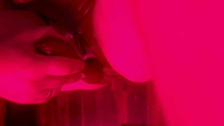 Velvet Witch 87: Sialan keras pada ayunan BDSM dalam lateks