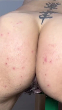The Friction of a Hot 18-teen Solo, Experienced an Orgasm From Friction and Flowed