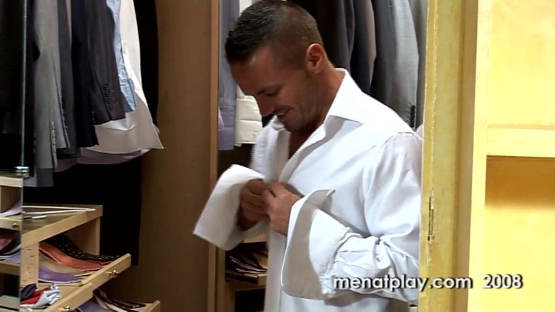 MenAtPlay: Eduardo dubov nell'armadio