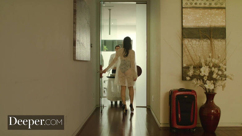 Deeper: Deeper - Valentina Nappi y su esposo les encanta jugar el...