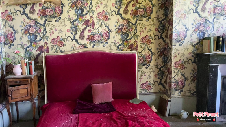 Petitpiment: 廃屋敷でファック I フェラチオ、バックスタイル、ハメ撮り