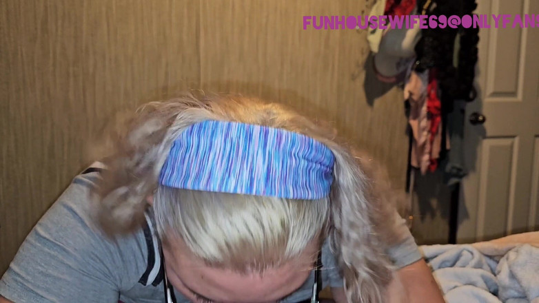 Funhousewife69: Blondines geven wel de beste pijpbeurt en geweldige tietenneukpartij