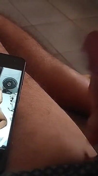 Ladysilva Masturbando Se Pau Gostoso Vendo Seu Video No Celular