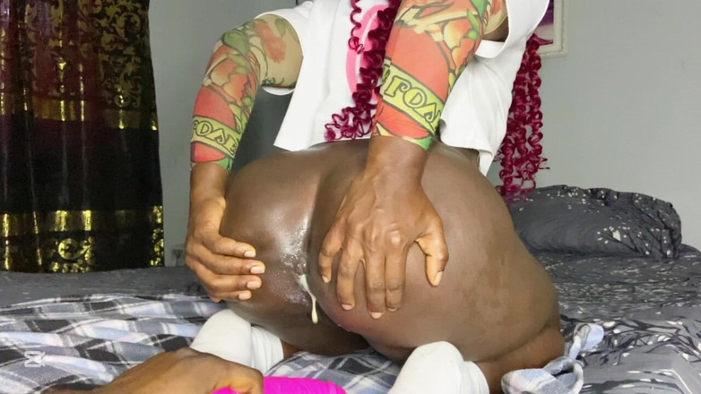 Nastyherrishome: Ebony Spolubydlící Chtěla Intenzivní anální Fisting, Zatímco to Roztáčí, Dokud...