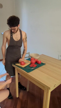 I Seduce My Boyfriend While He Prepares Lunch and We Fuck in the Kitchen