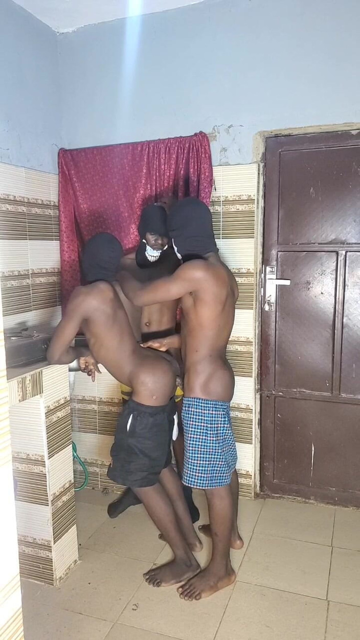 Creamyverseguy2: 3sum Inside Kitchen