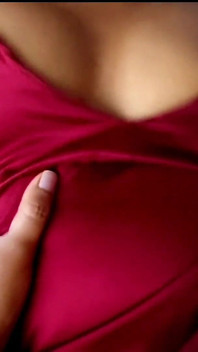 Forte orgasmo gemendo con la sorellastra - brownis sexy