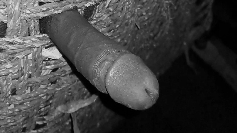 Desi_Porn_India: 夜中にオナニーするホットなインドのデシボーイ。
