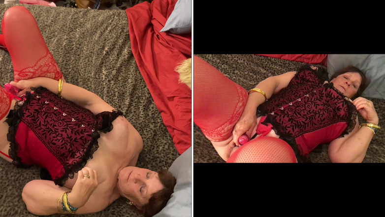 Carmen Angel: I Dream o babičce Jeannie: šukání vibrátoru