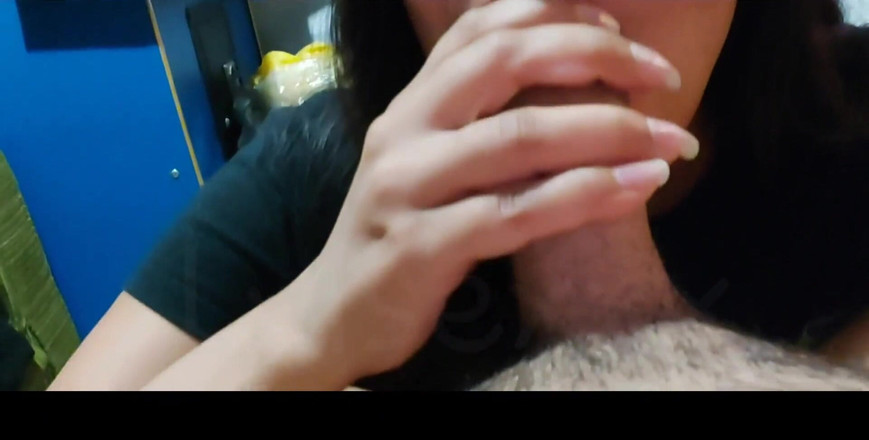 Lylsexxx: Tôi được mời đến chơi Fortnite và cuối cùng tôi đã thổi kèn...