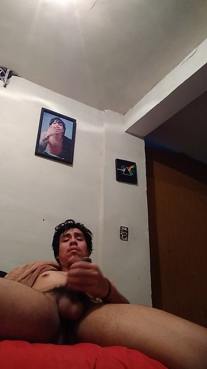 AlexAlejandro13: 私と一緒にベッドに入るハードコアセックスをたくさんしたくなる