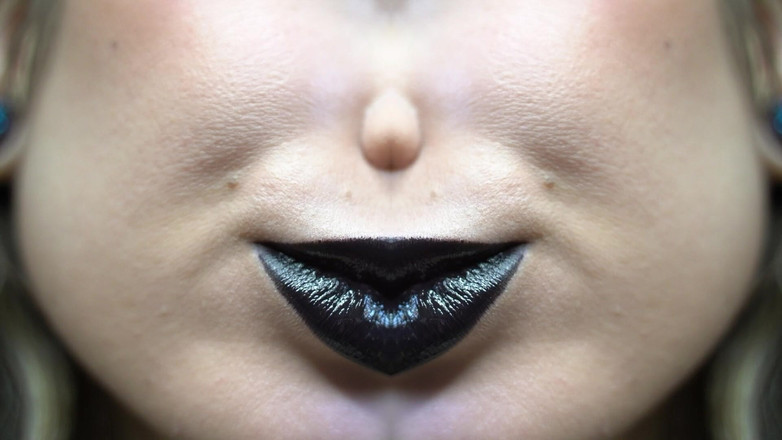 Rarible Diamond: आईने से एक जाहिल लड़की को चूमो